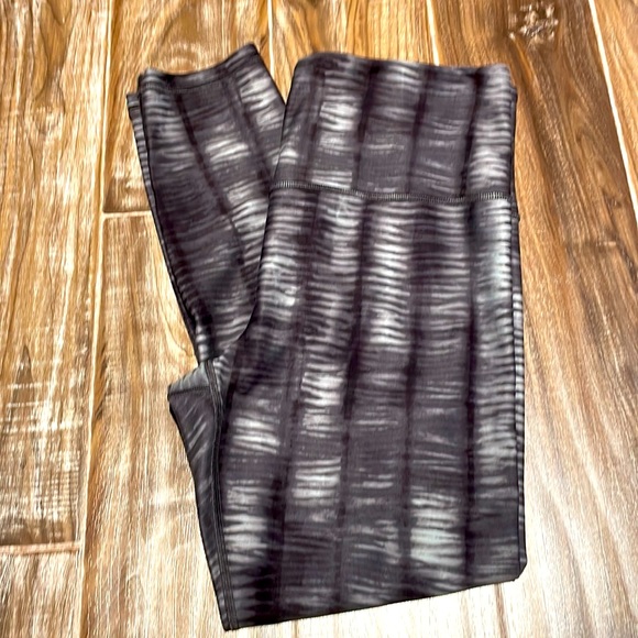 Athleta Elation 7/8 Tights—Size M - Picture 4 of 5